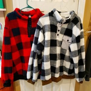 2 Mens Fleece Pullovers